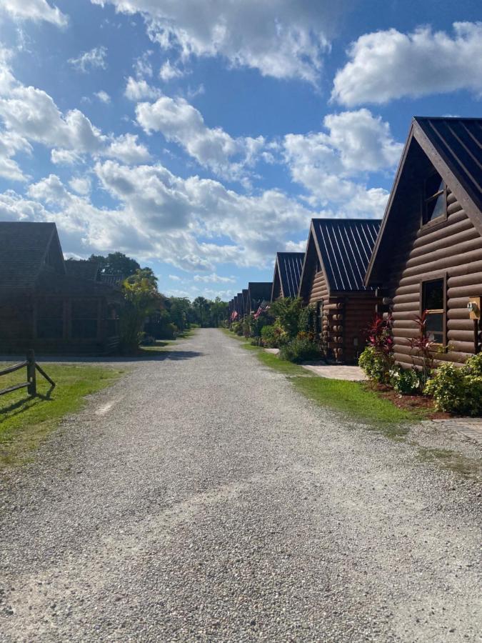 Log Harbor Cabins Okeechobee Extérieur photo